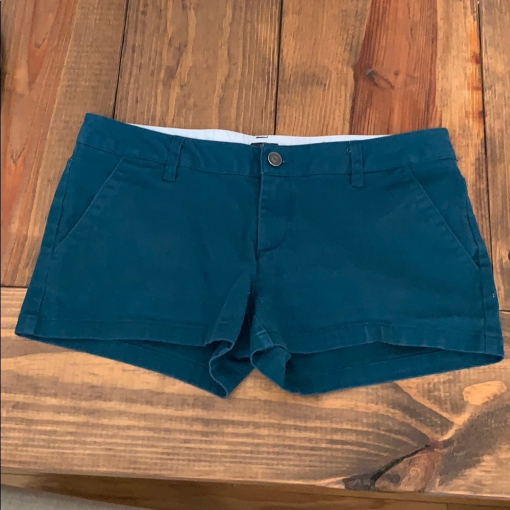SOLD - Women’s Volcom Shorts